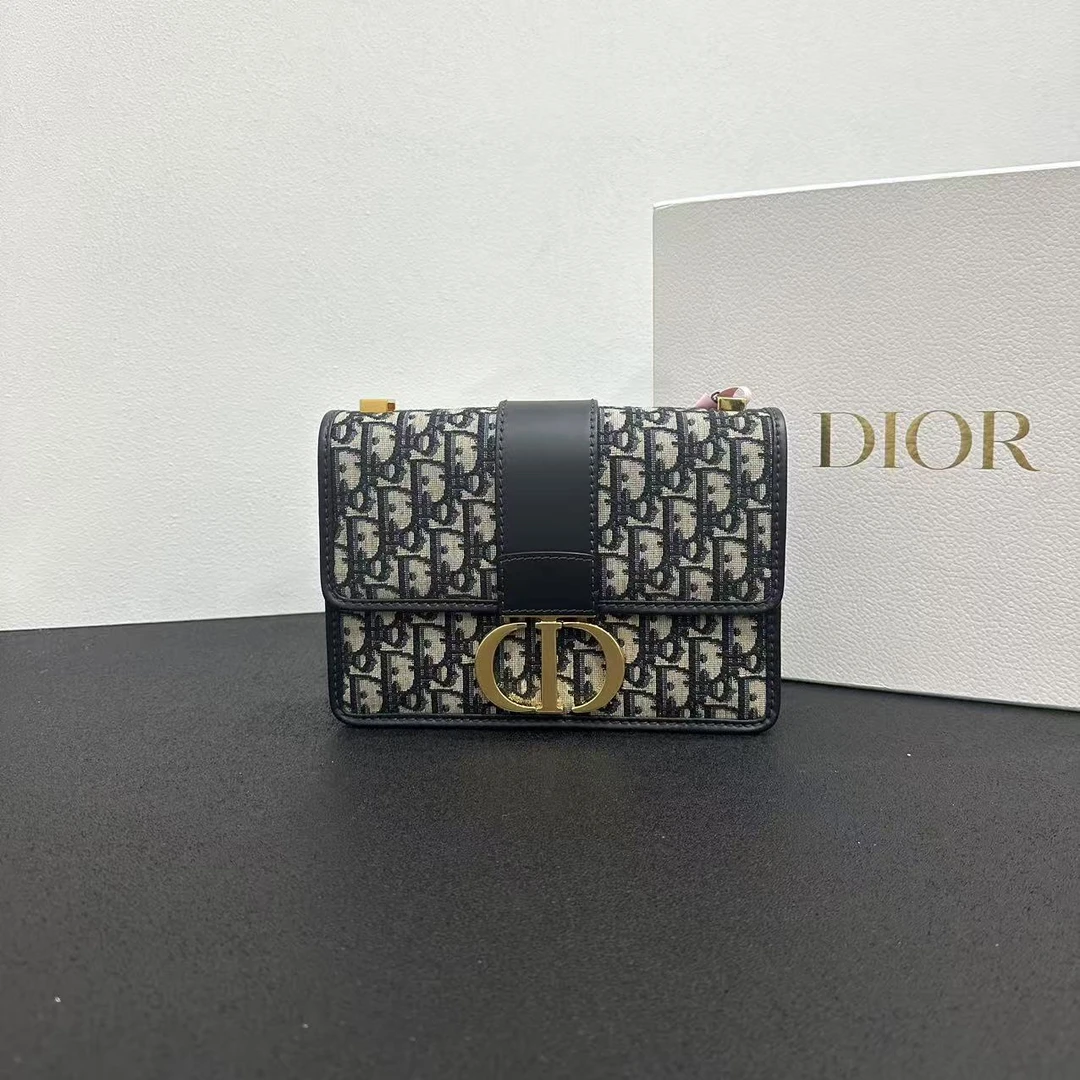 未使用 DIOR/迪奥 壹所奢品/DIOR蒙田30 中号链条款斜挎包 闲置高