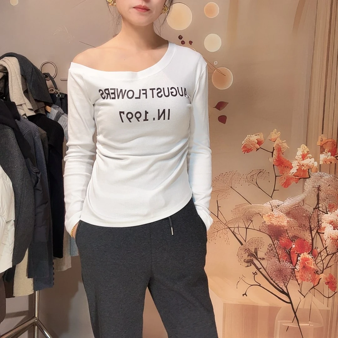白色斜肩字母印花T