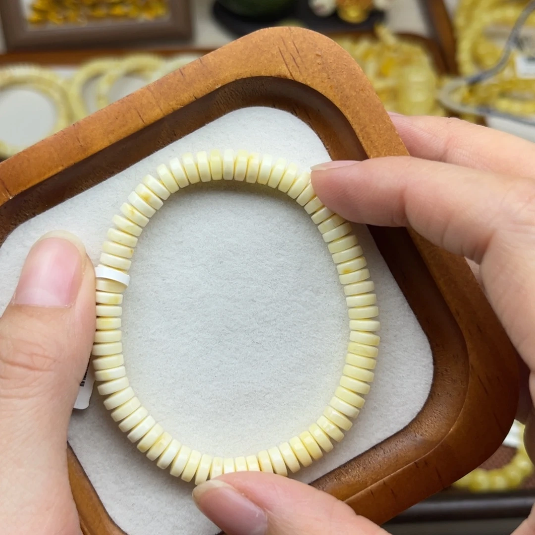 蜜蜡未镶嵌珠宝奇石6.2