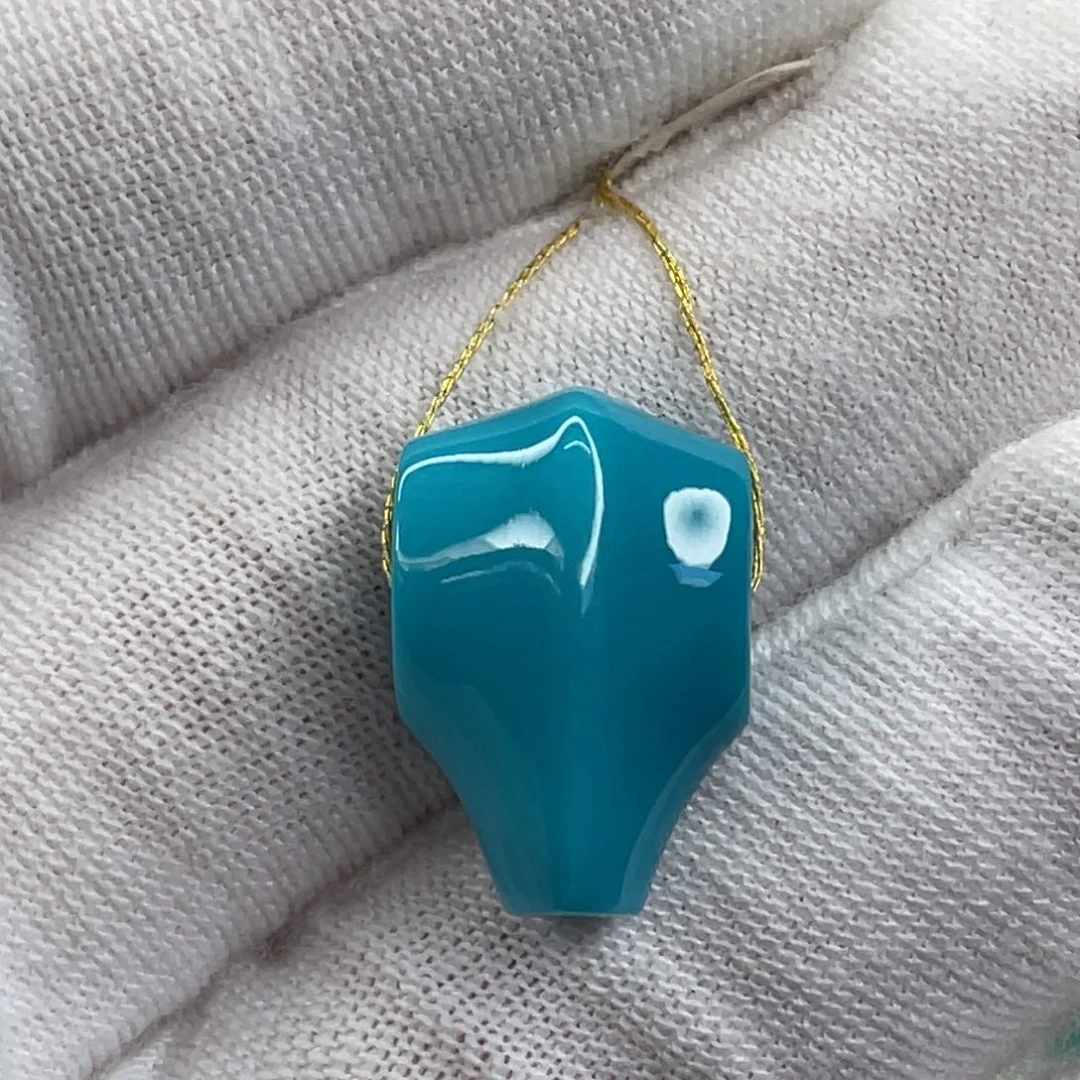 绿松石未镶嵌挂件