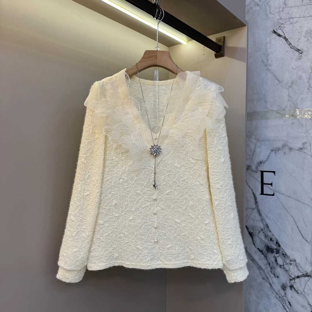 2025欧货时尚轻奢小香风设计感v领大码蕾丝百搭大衫胖mm显瘦7810