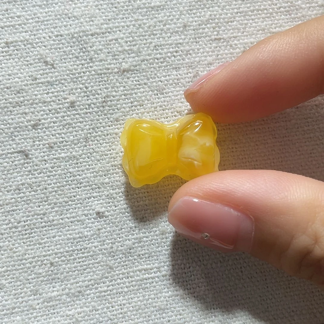 琥珀未镶嵌裸石蝴蝶结