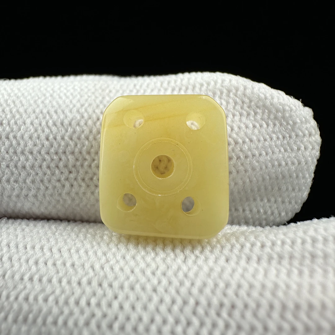 D1345天然蜜蜡 配饰 11*12*4mm支持复检