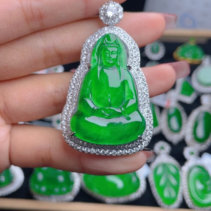 翡翠颈饰未镶嵌观音