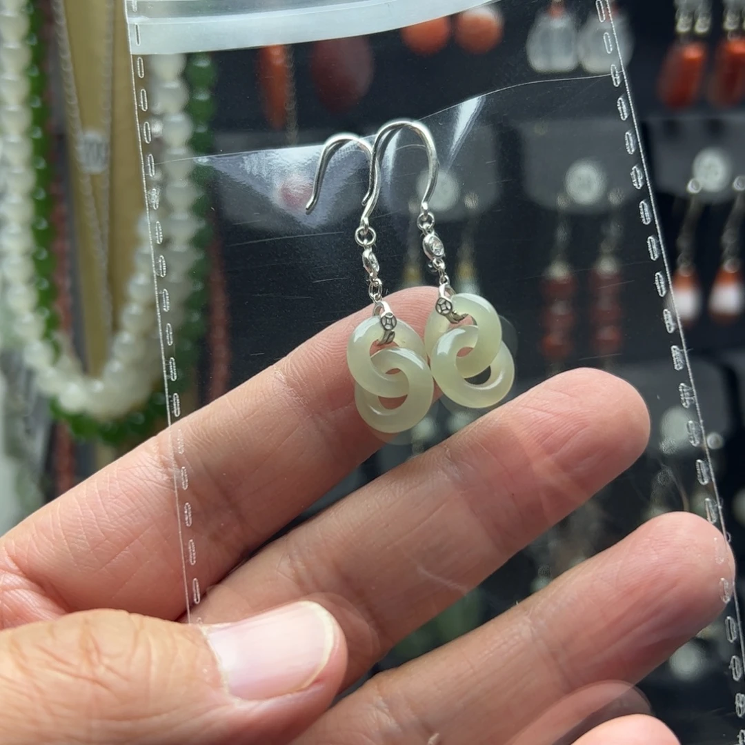 不***卿和田玉银S925镶嵌耳饰