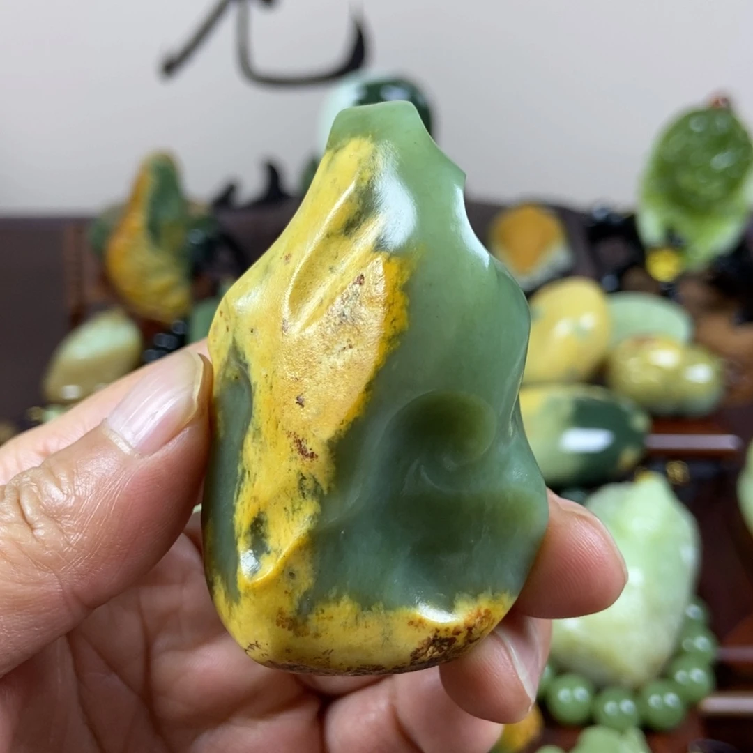 未镶嵌岫岩河磨玉（透闪石质玉）珠宝奇石