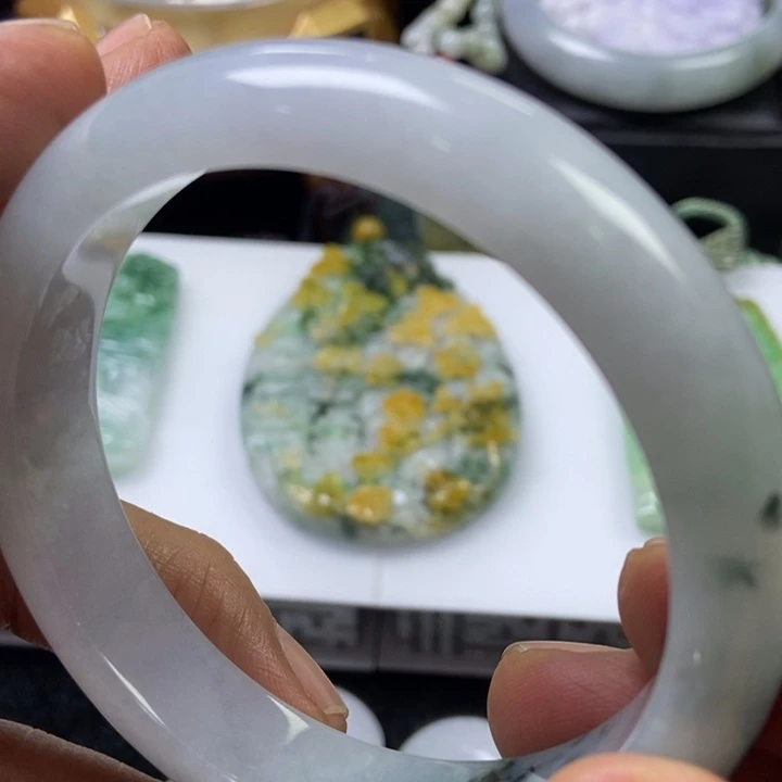 翡翠未镶嵌手镯缅甸A货翡翠