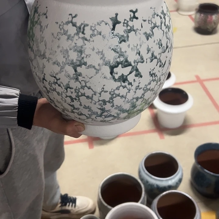 高度24厘米口19厘米