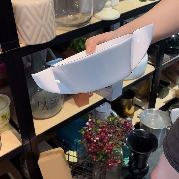 谷*?陶瓷花瓶，部分微瑕