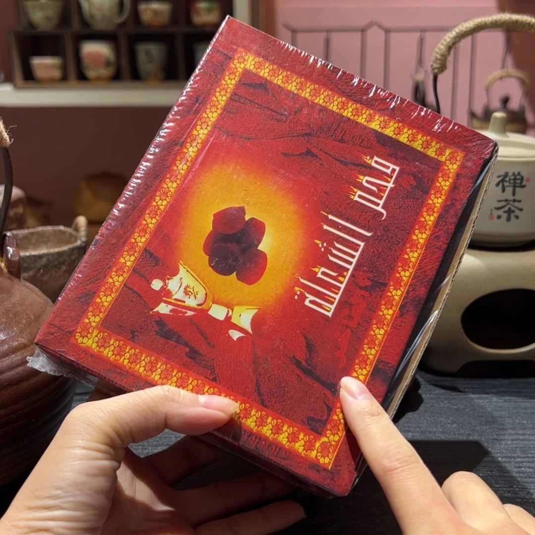 瓷片垫了三层厚地毯被子上被