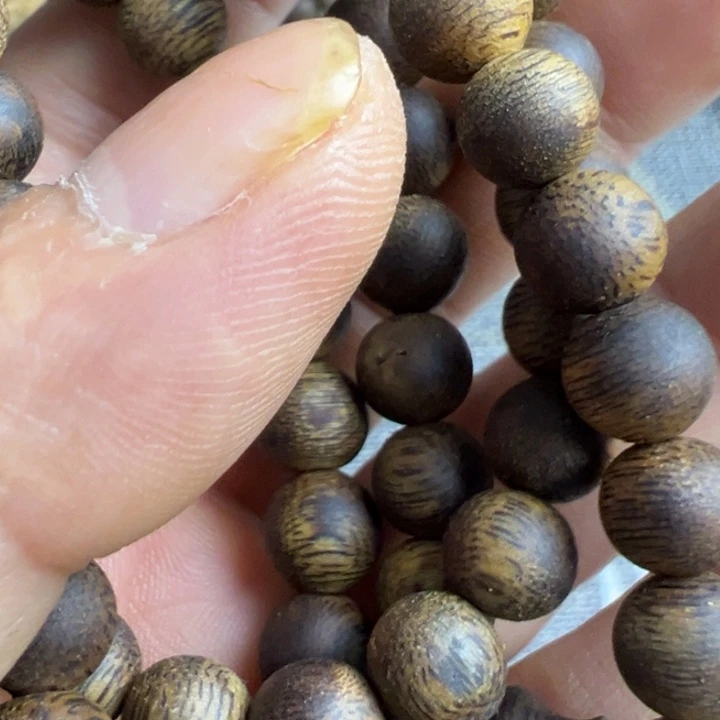 海***灵沉香碎屑沉香9分沉0.8多圈25.4克