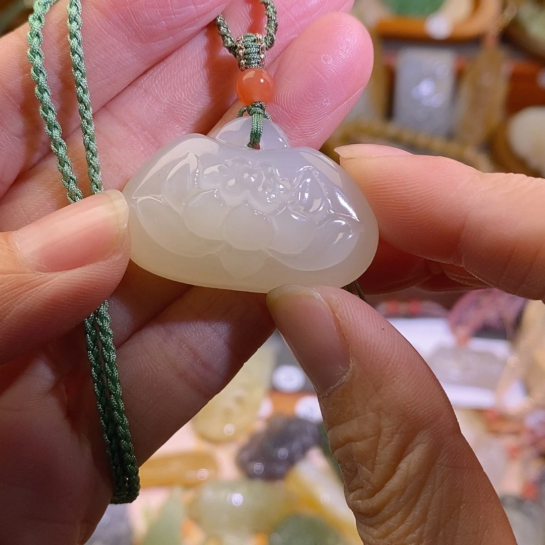 和田玉颈饰未镶嵌于*薇