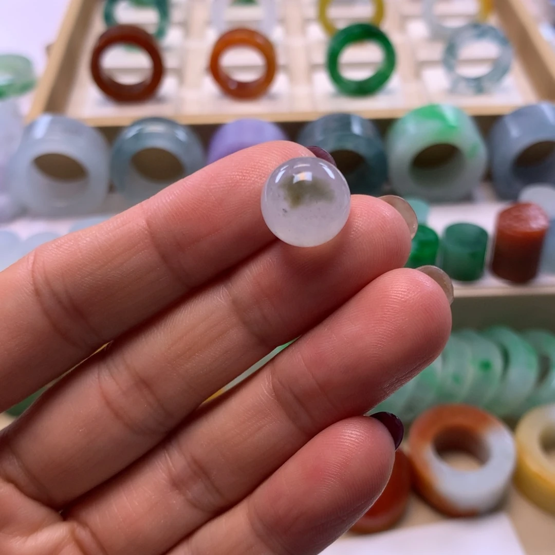 苏***福定制翡翠未镶嵌翡翠