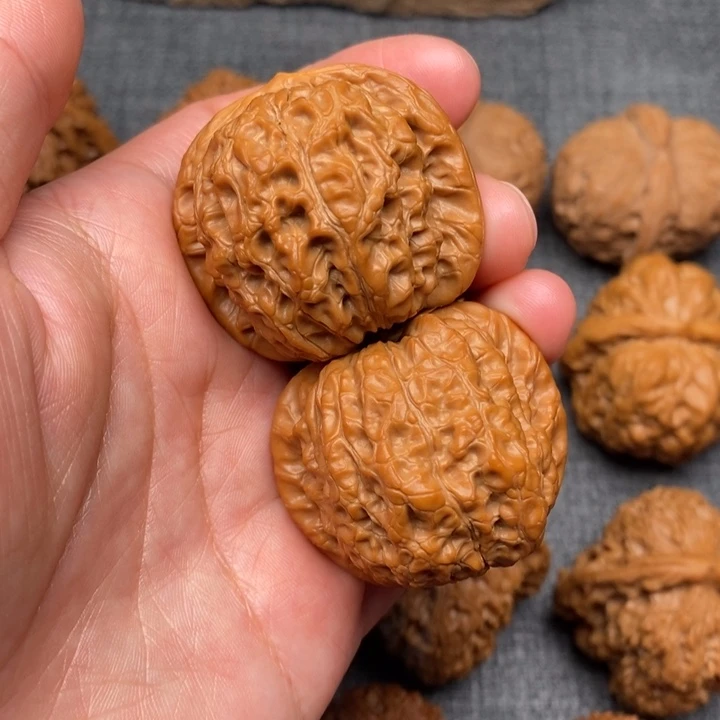 吊坠文玩核桃尺寸38血麒麟