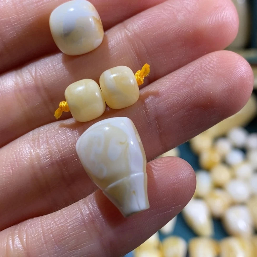 蜜蜡裸石未镶嵌張*森配饰