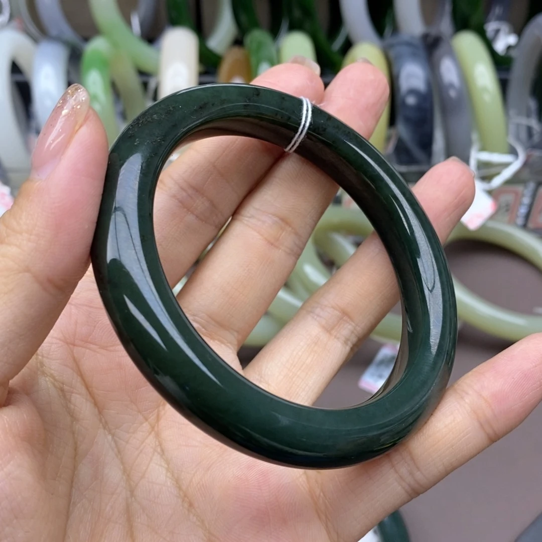 和田玉手镯未镶嵌咸*儿卡57