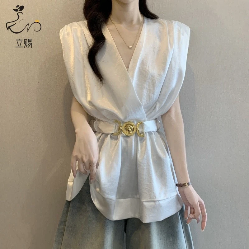 立赐高级感无袖缎面V领衬衫女夏季2025大码中长款收腰遮肚子上衣