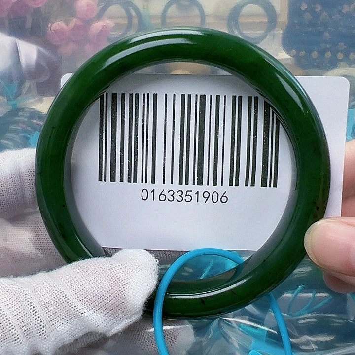 和田玉手镯未镶嵌微瑕6061