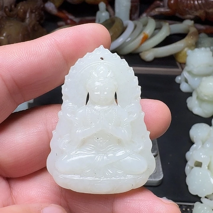 诚***敢和田玉未镶嵌挂件