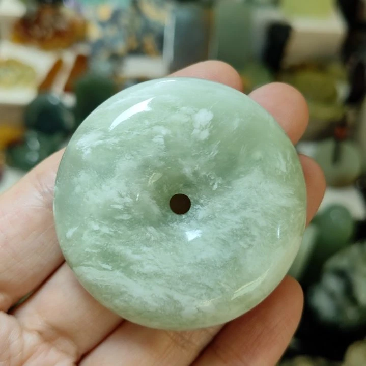 岫玉未镶嵌微瑕平安扣