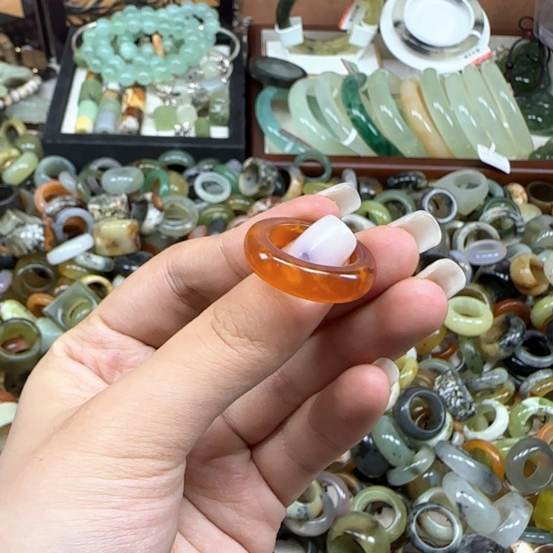 天***食蛇纹石玉未镶嵌戒指港13