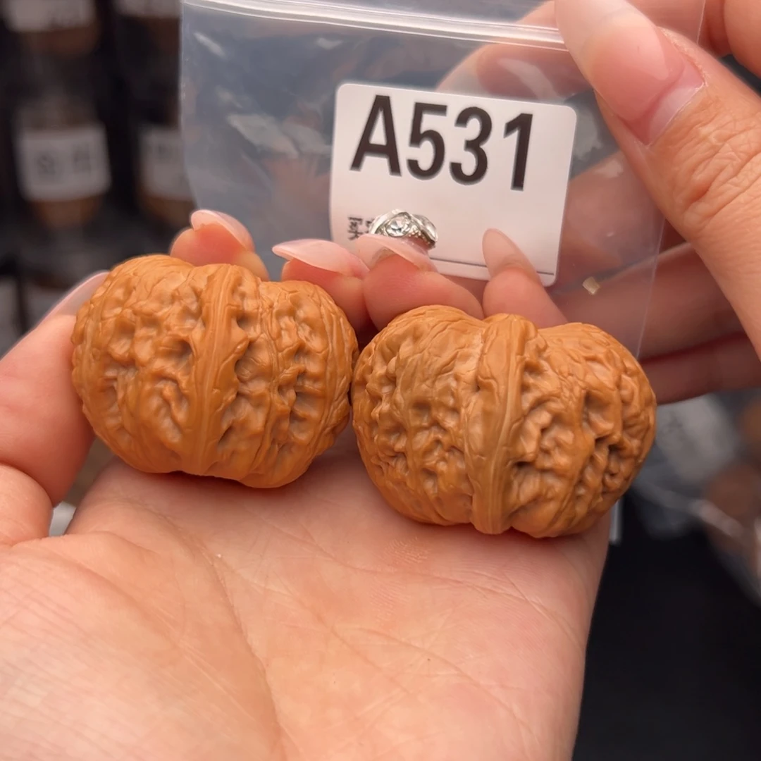 文玩核桃吊坠元宝45