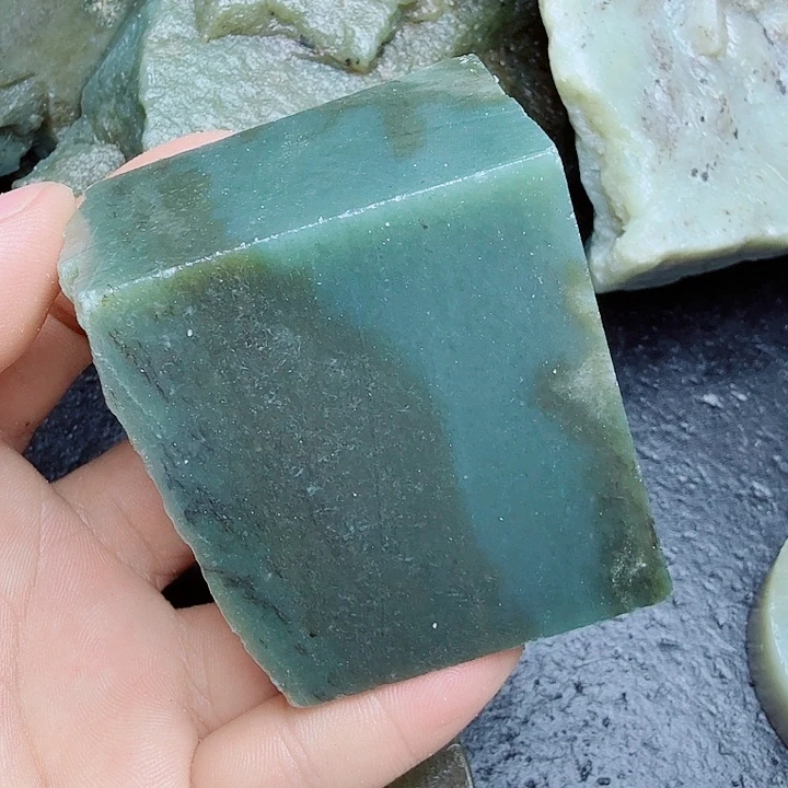 未镶嵌和田玉（糖玉）珠宝奇石