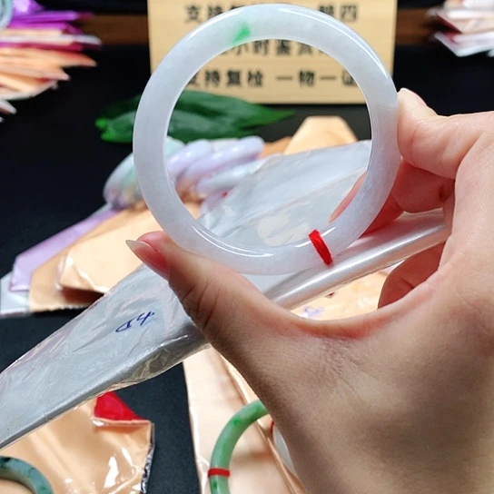 翡翠手镯未镶嵌54圈圆条