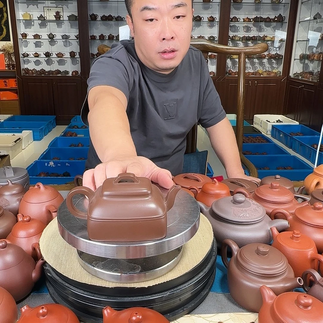 紫砂茶壶四方如意