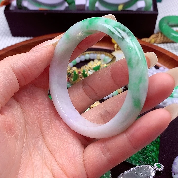 翡翠未镶嵌手镯翡翠