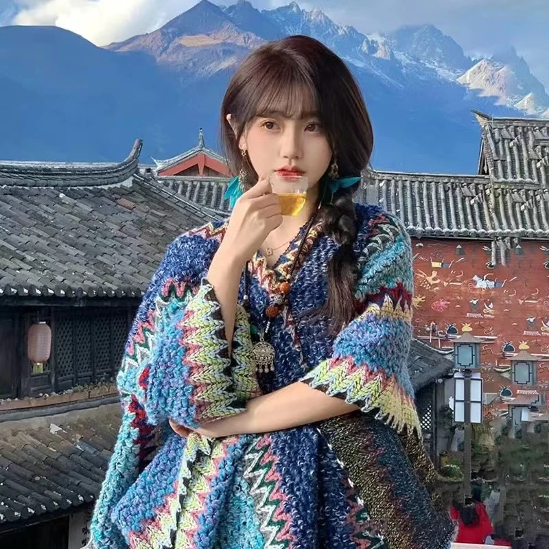 云南丽江旅游外搭针织披肩民族风复古斗篷披风流苏围巾度假穿搭女
