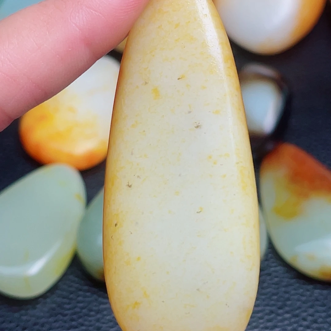 和田玉未镶嵌珠宝奇石