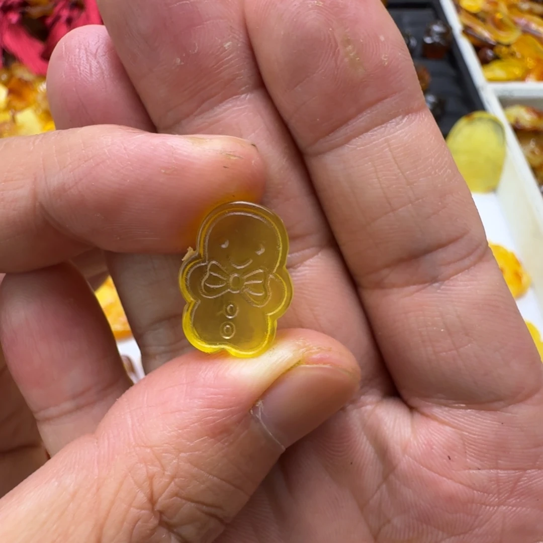 琥珀未镶嵌珠宝奇石