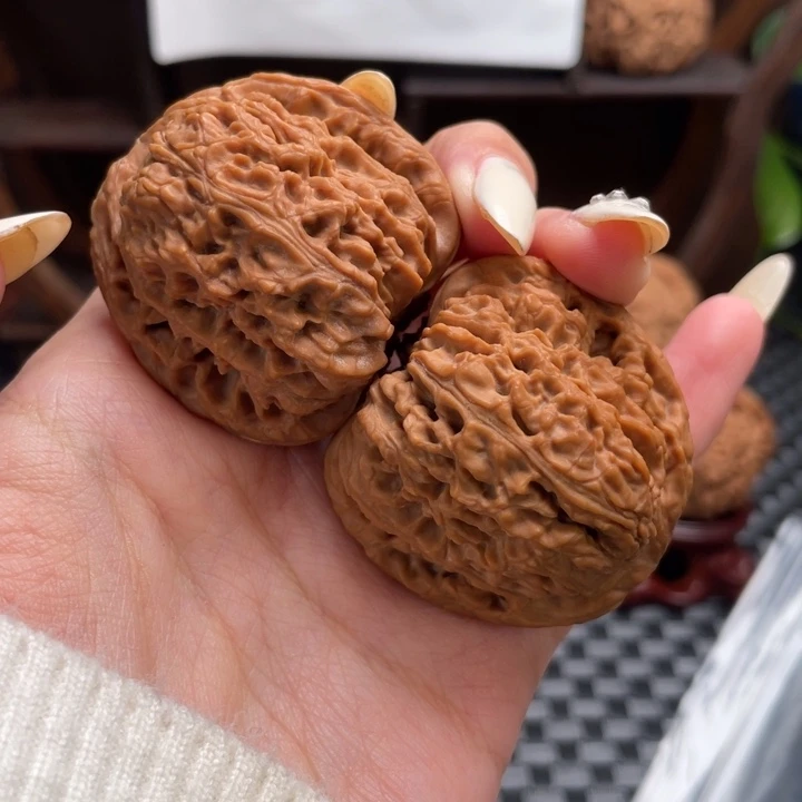 阿***.吊坠文玩核桃南疆石年度通尺