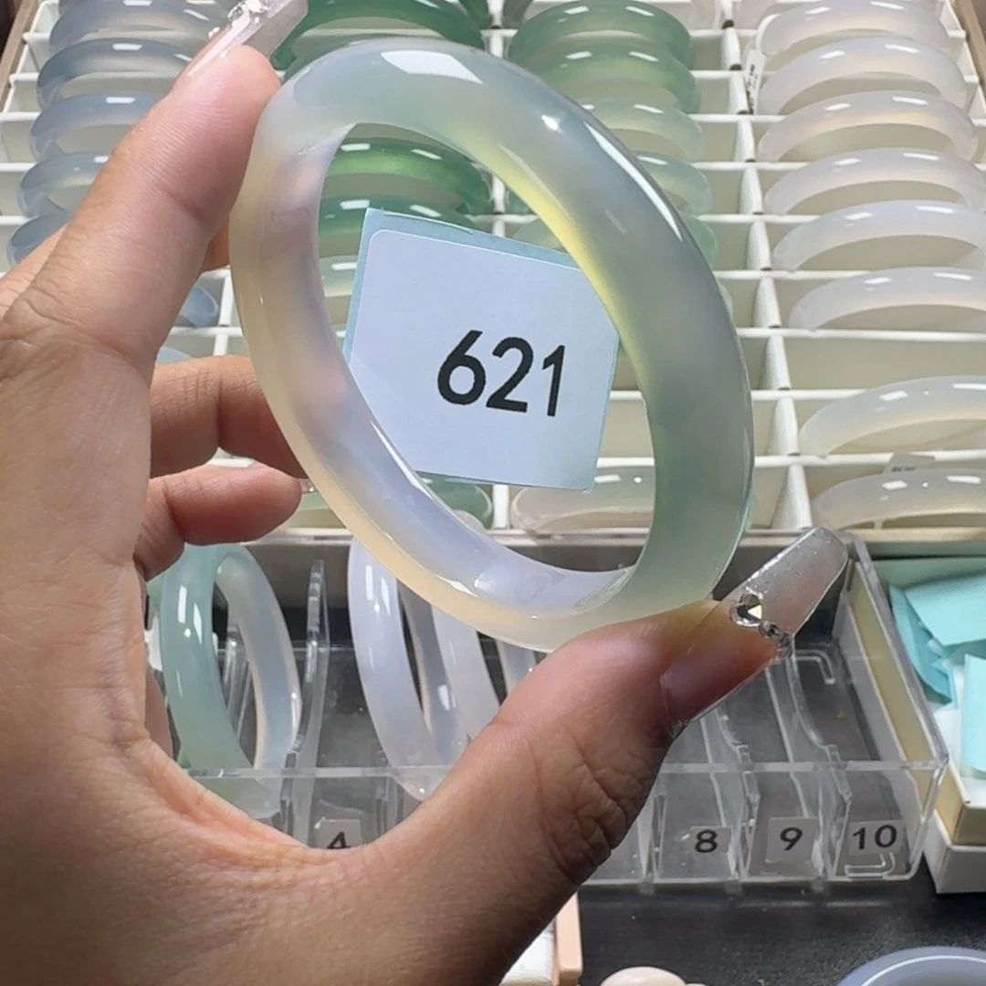 玛瑙/玉髓手镯未镶嵌621