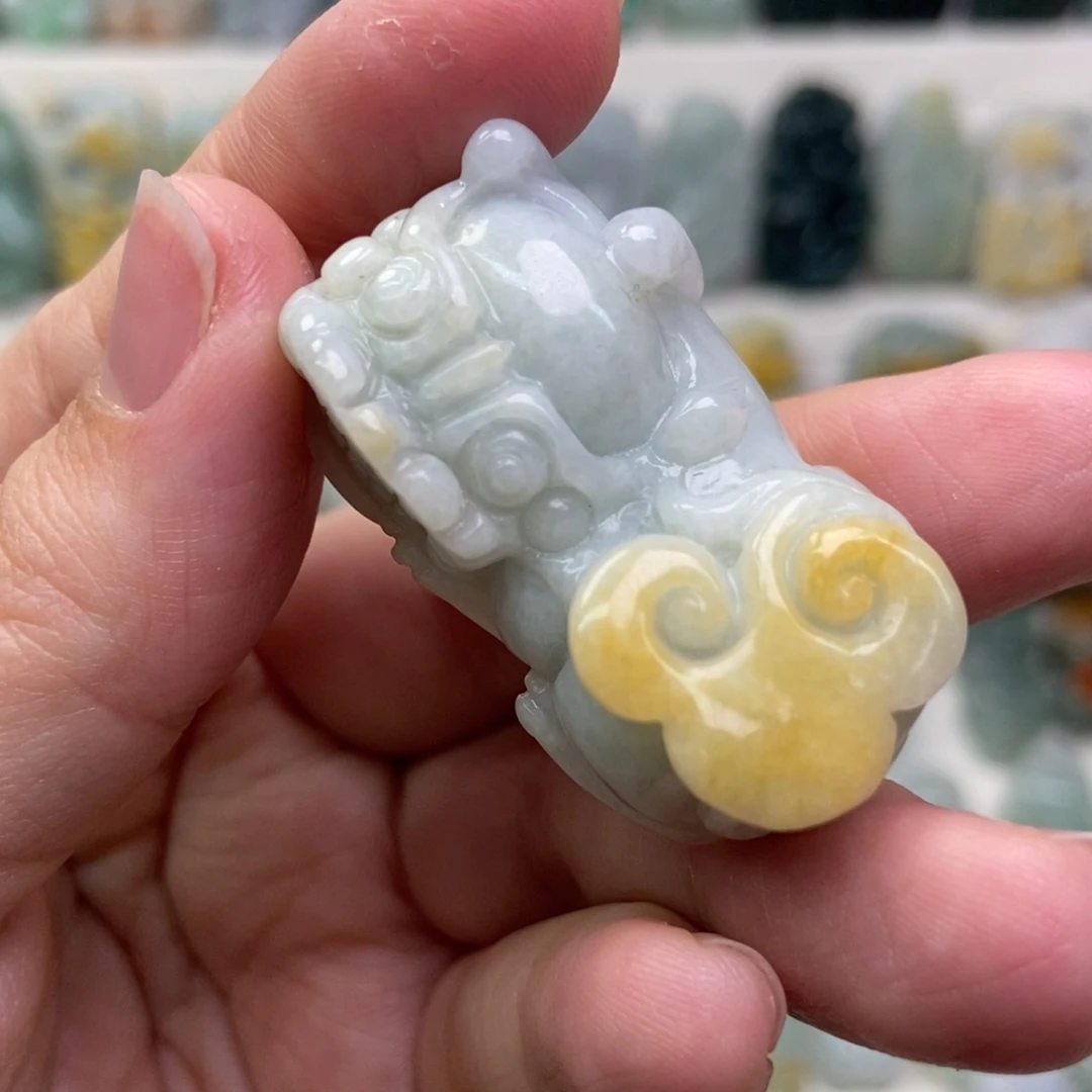 翡翠吊坠(赠链)未镶嵌