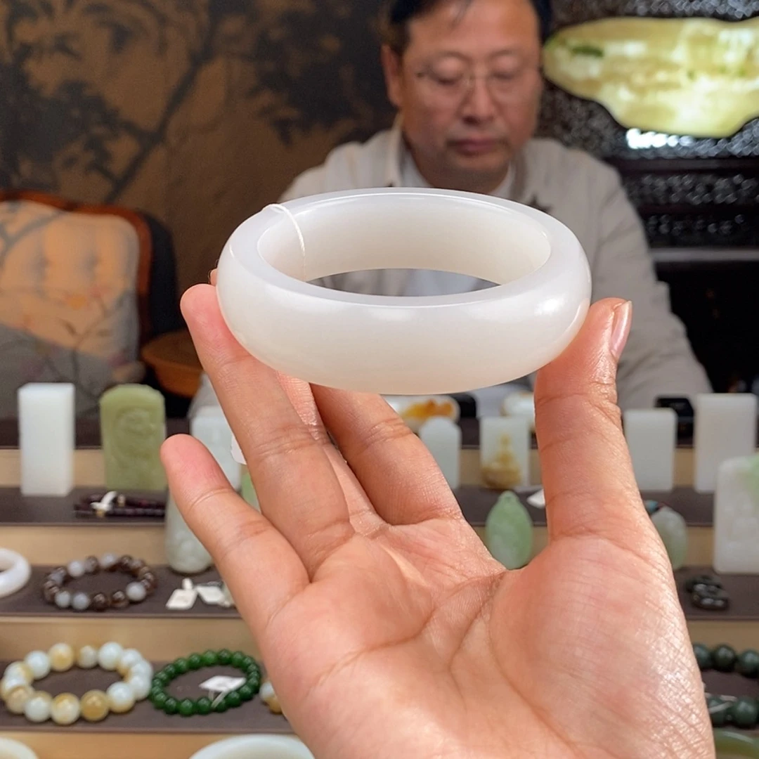 【闪购商品】和田玉手镯未镶嵌
