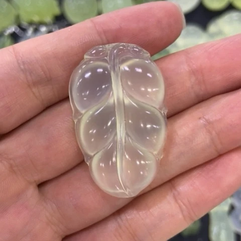 蛇纹石玉挂坠未镶嵌