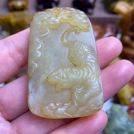 蛇纹石玉未镶嵌颈饰22