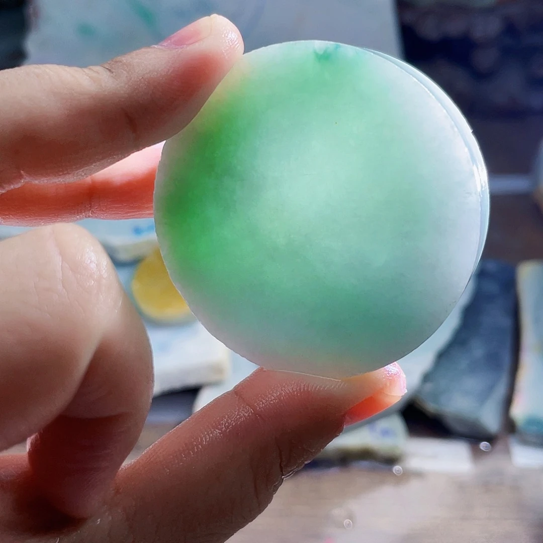 翡翠未镶嵌颈饰毛料34