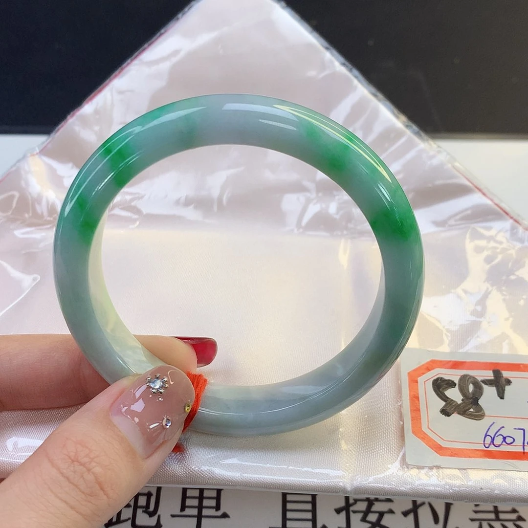 翡翠手镯未镶嵌天然翡翠A货074
