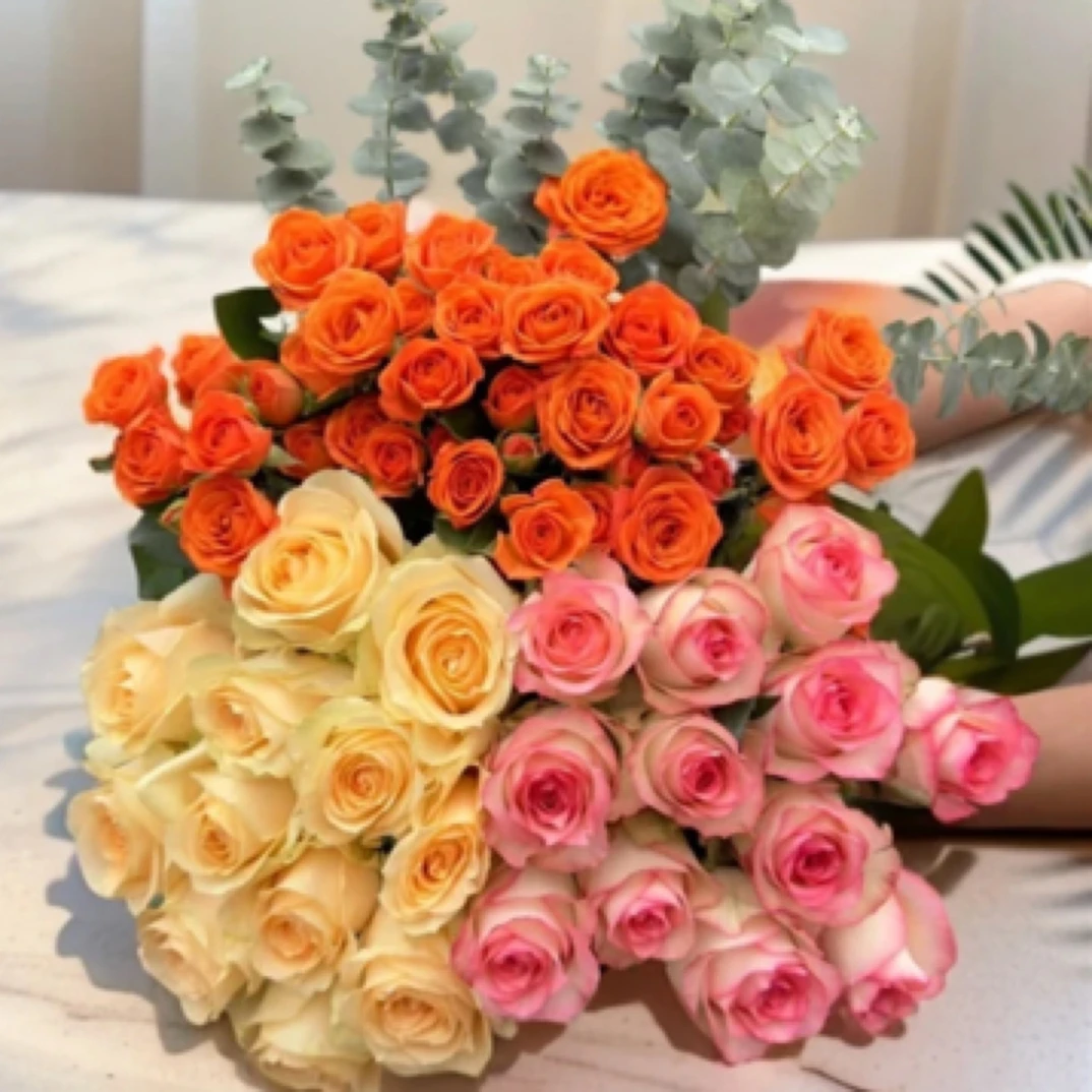 顺丰包邮 次日达 艾莎公主玫瑰香槟玫瑰多头玫瑰尤加利混搭花束家居花（买一单送营养液。本店任买二单送花瓶