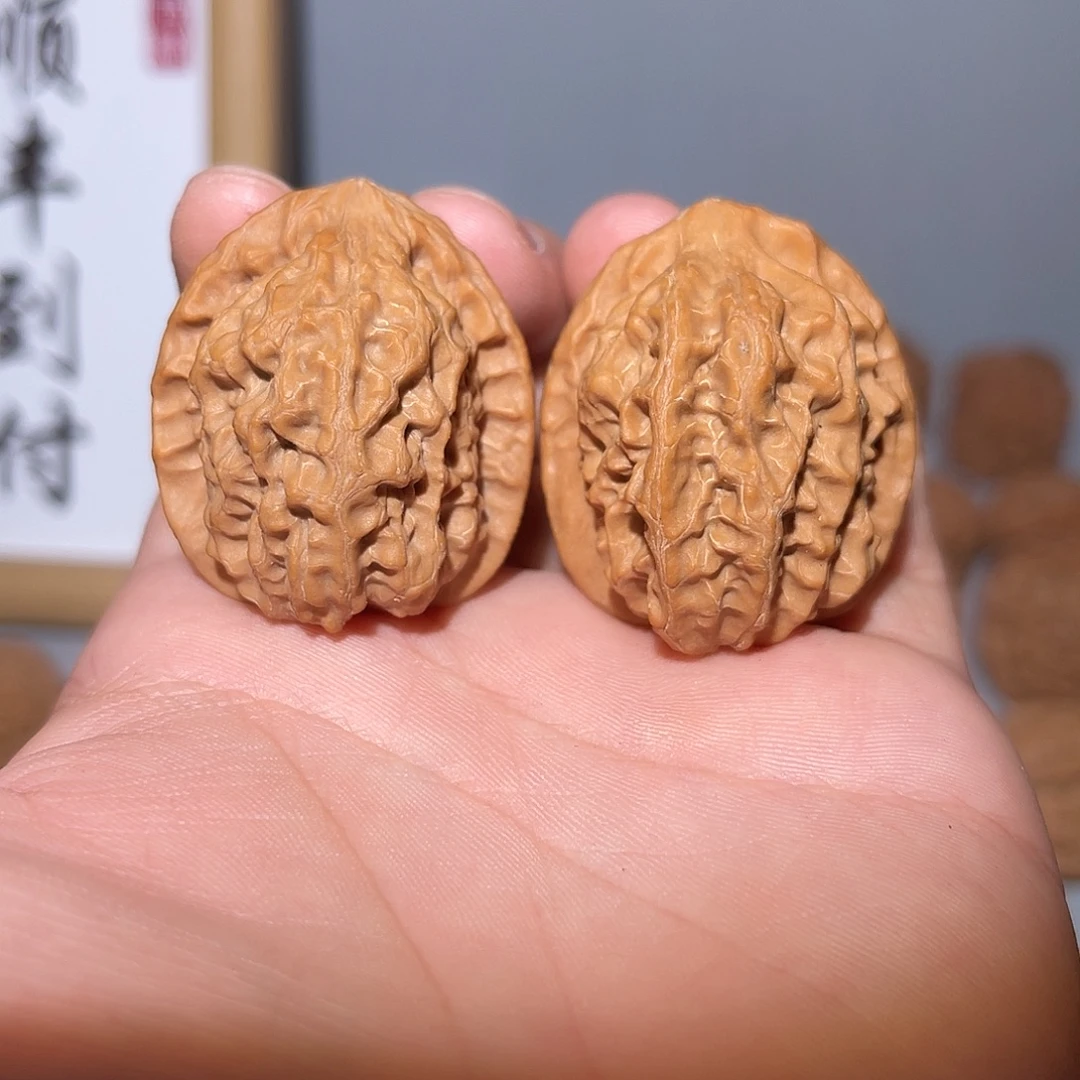 文玩核桃吊坠平谷野生虎啸