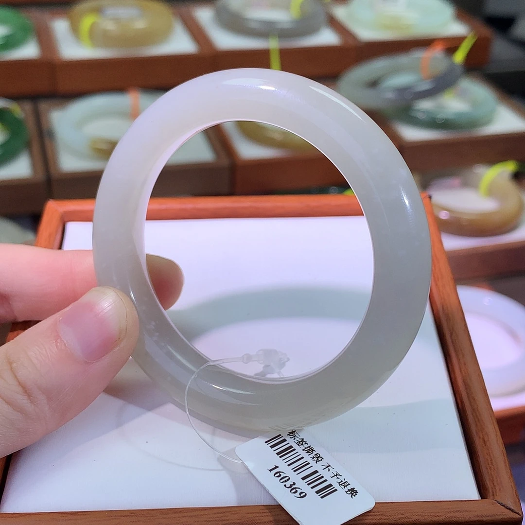 和田玉未镶嵌手镯雪花桂花糕50