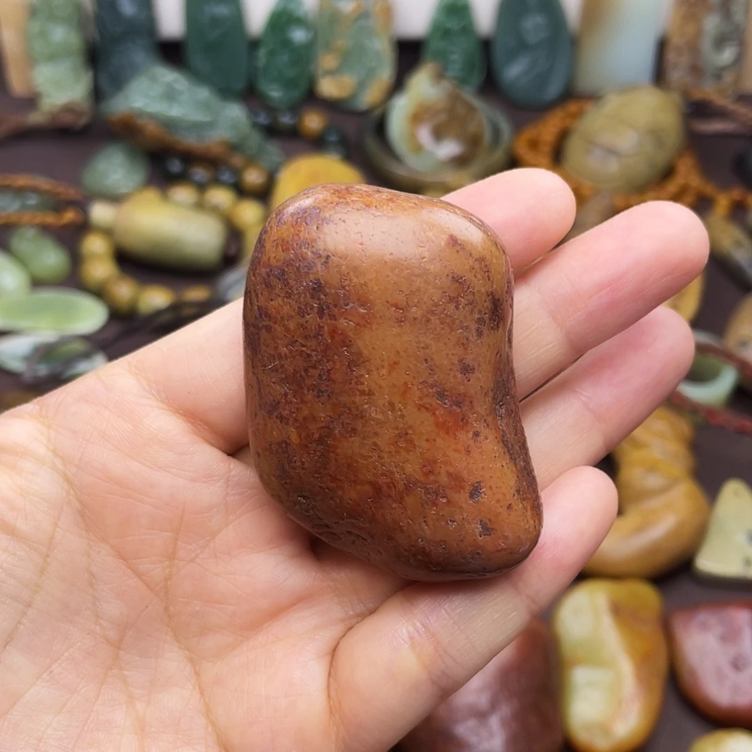 颈饰未镶嵌岫岩河磨玉（透闪石质玉）