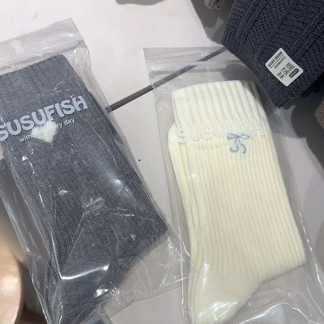 皮质非金属纯色袜子