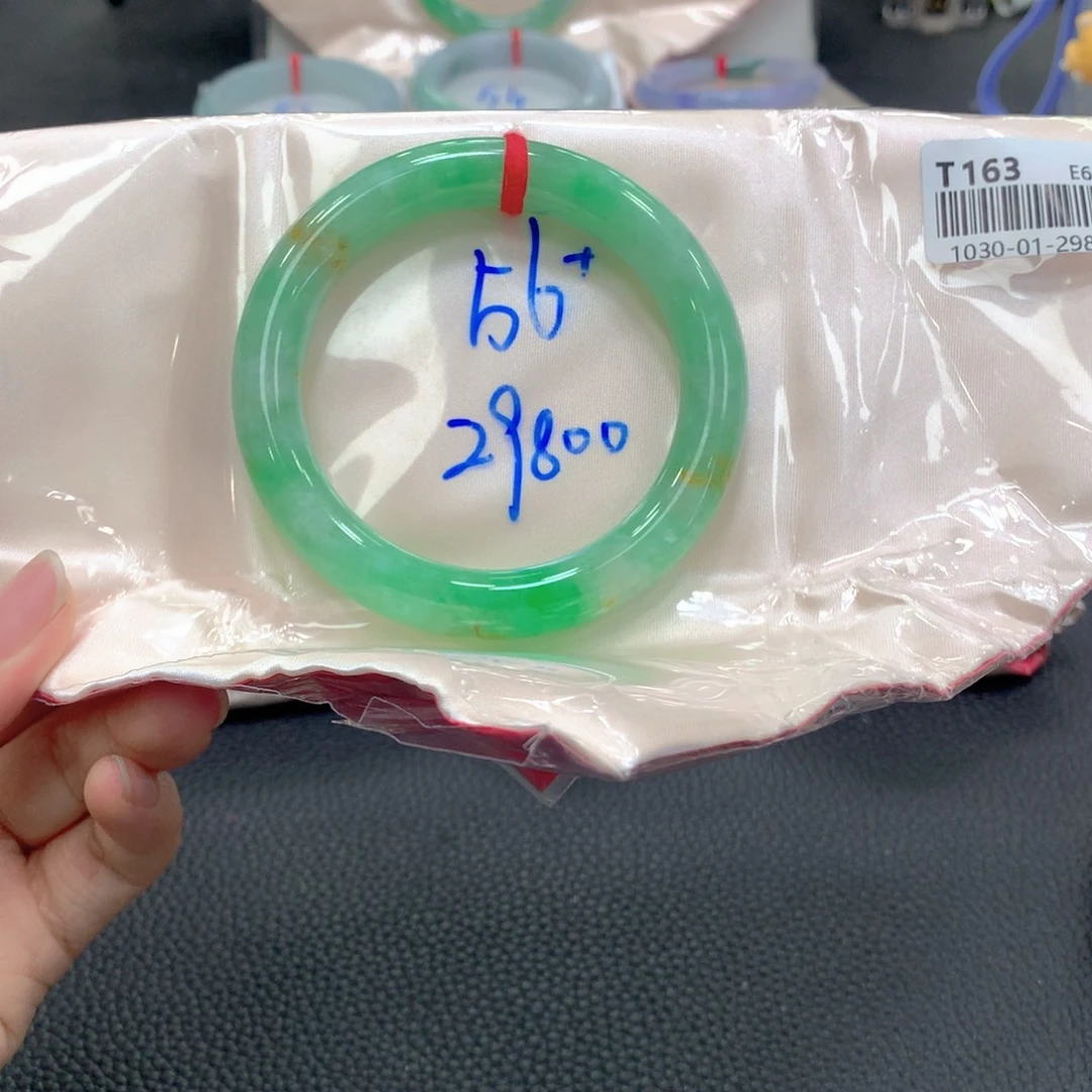 翡翠未镶嵌手镯39