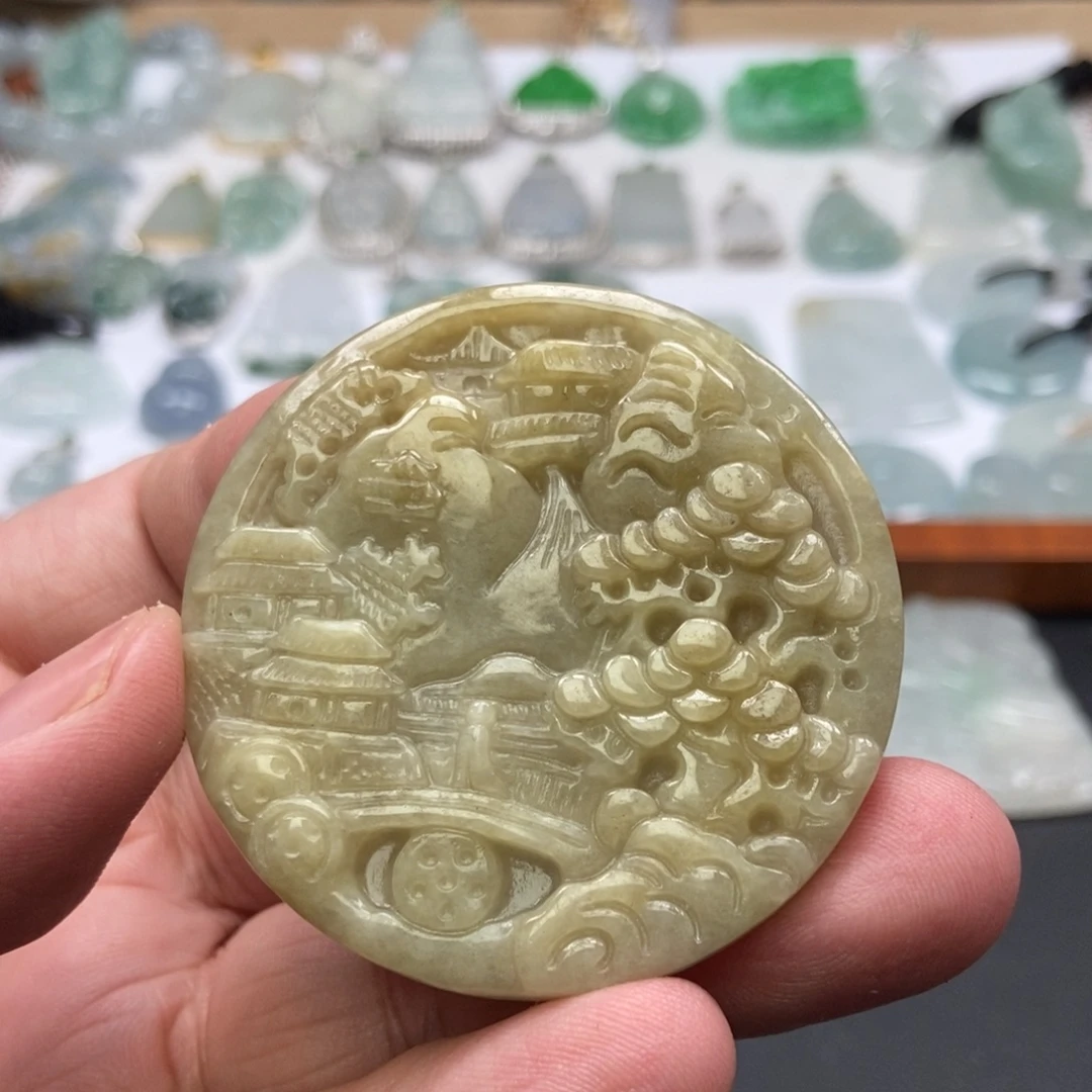 翡翠未镶嵌颈饰山水牌 黄翡 天然缅甸A货翡翠