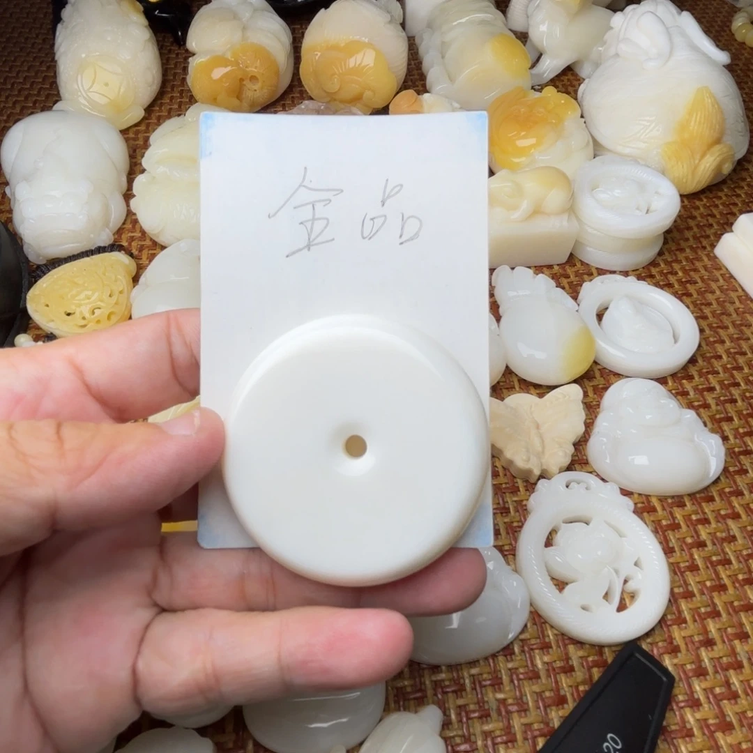 贝壳非金属玉化全品平安扣
