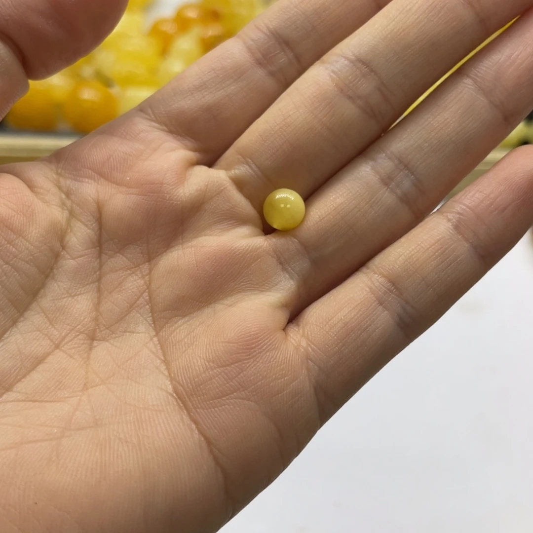 未镶嵌琥珀裸石游*天然琥珀